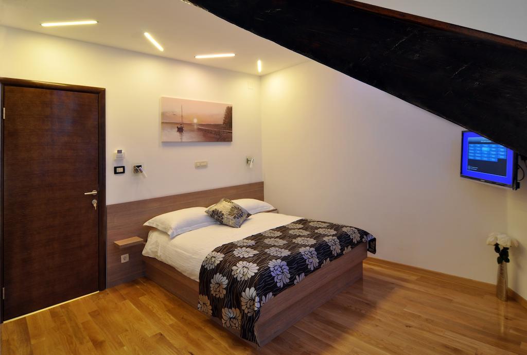 Deluxe Apartments & Rooms Sarella Split Zimmer foto